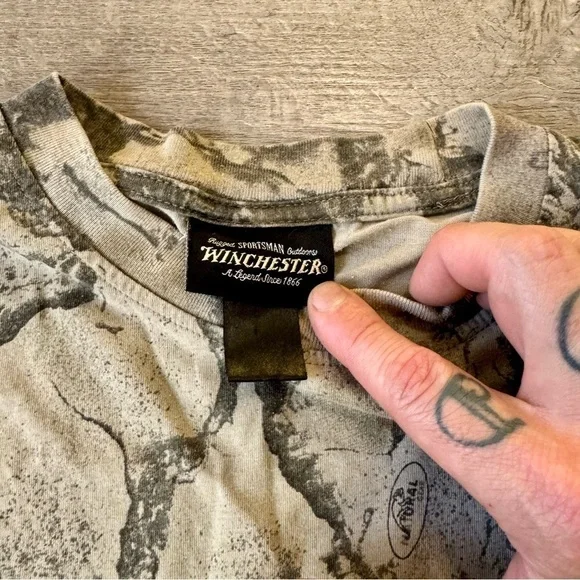 Vintage Winchester camo long sleeve shirt fits men’s L realtree mossy bark - Picture 5 of 5
